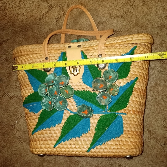Handmade basket weave floral straw/leather purse - Picture 4 of 15